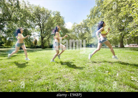 Mehrere Bild jungen Fit Frau Joggen im park Stockfoto