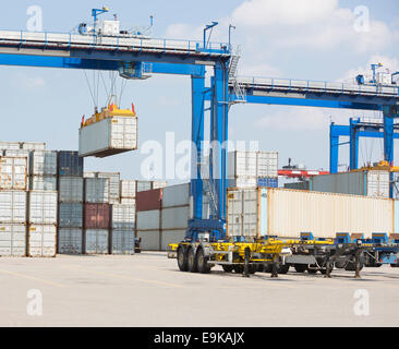 Luftfracht-Container im Frachthafen Stockfoto