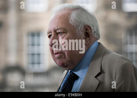 Britische Labour-Politiker, Autor und Journalist Roy Hattersley, Baron Hattersley, FRSL, PC, an der Edinburgh Festival buchen. Stockfoto