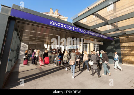 Eingang der Kings Cross St Pancras Underground Station, London UK Stockfoto