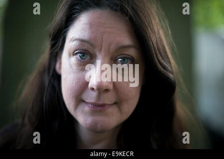 Schriftsteller, Dichter, Illustrator, Historiker und Naturforscher Helen MacDonald wird das Edinburgh International Book Festival. Stockfoto