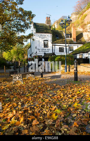 Herbst im Ye Olde Reise nach Jerusalem Pub, Nottingham Nottinghamshire England UK Stockfoto