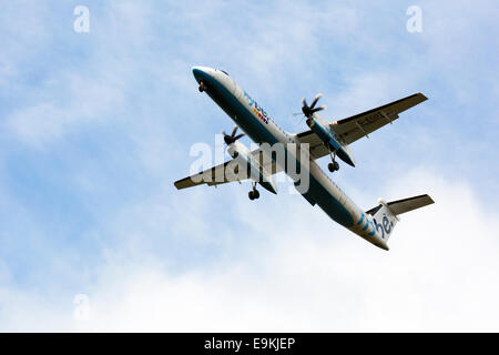 De Havilland Canada DHC-8-402Q Dash 8 G-ECOT Ansatz am Manchester Airport landen Stockfoto