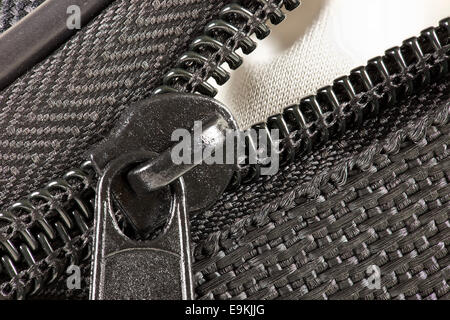 Schwarzer Zip-Makro-Foto Stockfoto