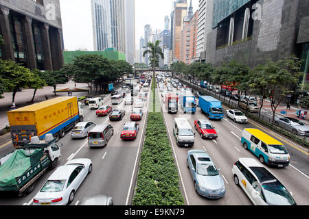 HONG KONG - 9. Februar, Stau in Wan Chai, Hong Kong am 9. Februar 2014. Es ist einer der verkehrsreichsten Stadtteil in Hong Kong. Hong Stockfoto