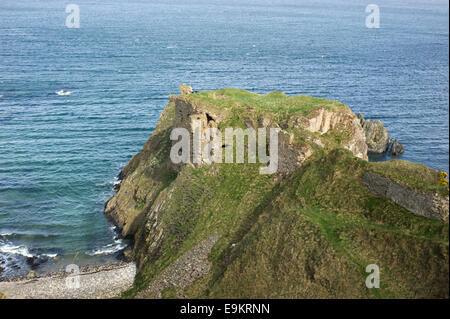 Die Ruinen von Findlater Schloss thront auf den Klippen mit Blick auf den Moray Firth auf der Küste von Banff und Buchan Stockfoto