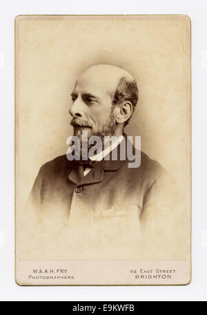 Viktorianische Kabinett Karte Studioportrait von einem nahen im Alter Mann aus W & A H Fry Fotostudio, Brighton, UK um 1880 Stockfoto