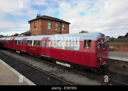 Cravens U-Bahn fährt Weald Nordbahnhof Ongar, Essex, England, UK Stockfoto