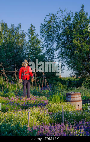 Northwest Mounted Police Vogelscheuche, Erbe Garten Fort Calgary, Alberta, Kanada Stockfoto