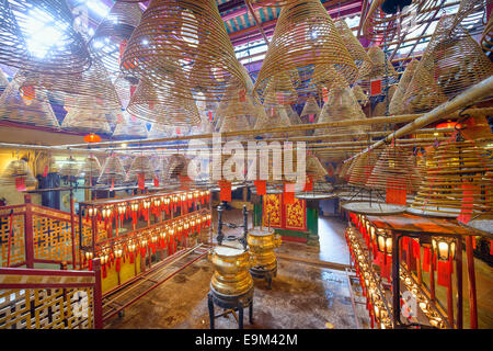 Man Mo Tempel, Hong Kong, China Weihrauch Spulen. Stockfoto
