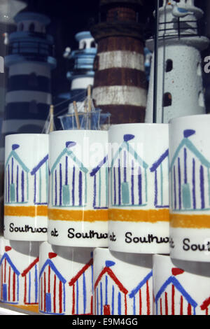 Southwold Ware für den Verkauf in einem Schaufenster auf Southwold pier Stockfoto
