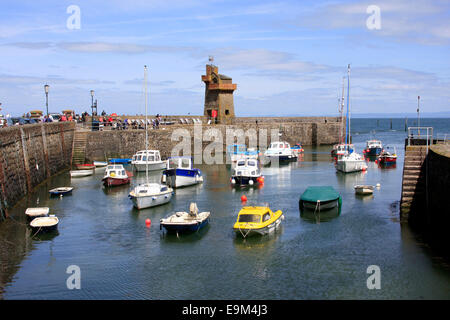 Boote im Hafen von Lynmouth in Devon Stockfoto