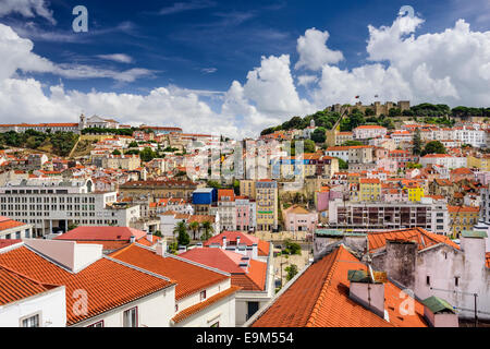 Lissabon, Portugal-Skyline bei Sao Jorge Castle und Graca Bezirk. Stockfoto