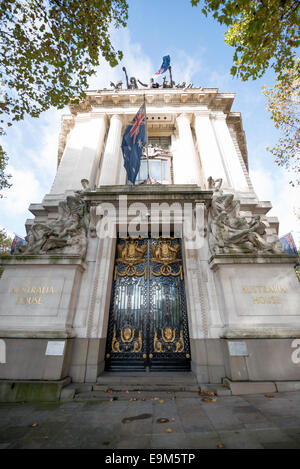 LONDON, Vereinigtes Königreich — Australia House, das sich am Strand im Zentrum Londons befindet, beherbergt die Australian High Commission. Das historische Gebäude ist ein Wahrzeichen, das Australiens diplomatische Präsenz in Großbritannien repräsentiert. Australia House ist seit 1918 die Australian High Commission. Stockfoto