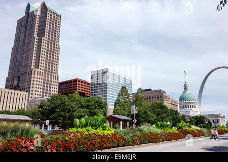 Saint St. Louis Missouri, Market Street, Old Courthouse, Court House, Downtown, Bürogebäude, Gateway Arch, Memorial, Catenary, Hyatt, Hotel, City Skyline, One Stockfoto