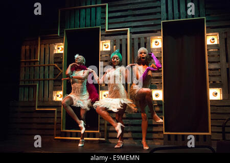 Tanz-show "A Harlem Dream" (The Maria) am Young Vic Theatre in London. Teil des Dance Umbrella. Stockfoto