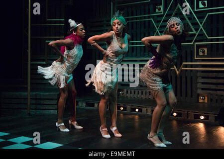 Tanz-show "A Harlem Dream" (The Maria) am Young Vic Theatre in London. Teil des Dance Umbrella. Stockfoto