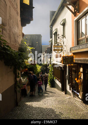 Drosselgasse wichtigsten touristischen Straße in Rüdesheim bin Rhein Deutschland EU Stockfoto