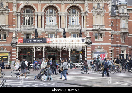 Leidseplein in Amsterdam. Die Stadsschouwburg Amsterdam ist der Name von einem Theatergebäude am Leidseplein in Amsterdam, ich Stockfoto