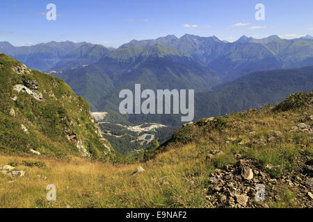 Kaukasus-Gebirge in Krasnaja Poljana. Stockfoto