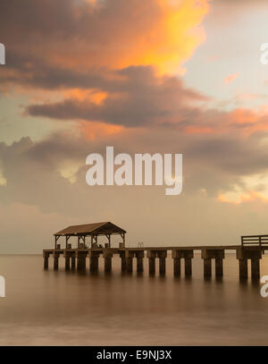 Langzeitbelichtung Waimea Pier Kauai Stockfoto