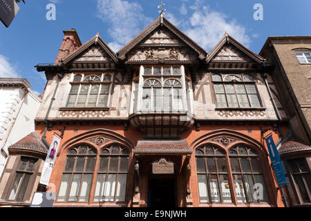 Das Beaney Haus der Kunst und wissen, auf der High Street, Canterbury, Kent Stockfoto