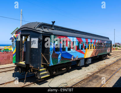 Skunk-Zug-Wagen an der Endstation in Fort Bragg, Mendocino, Kalifornien, USA Stockfoto