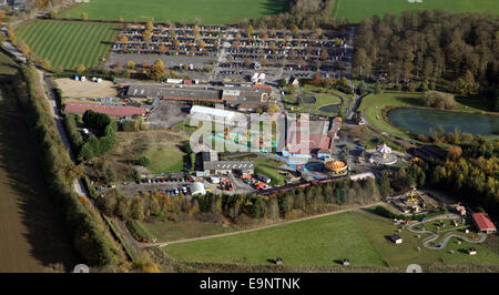 Luftaufnahme des Lightwater Valley Theme Park in der Nähe von Ripon, North Yorkshire, UK Stockfoto