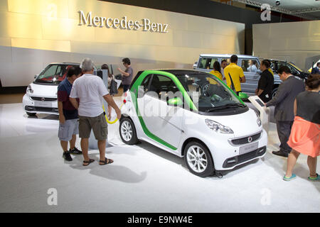 Sao Paulo, Brasilien. Oktober 2014. Smart Fortwo Electric Drive. Fahrzeugausstellung, während des 28. Sao Paulo International Automobile Show offiziellen Einweihungstages, der an diesem Donnerstag (30.) Nachmittag in der Anhembi Exhibition Hall in Sao Paulo, Brasilien abgehalten wird. Credit: Andre M. Chang/Alamy Live News Stockfoto