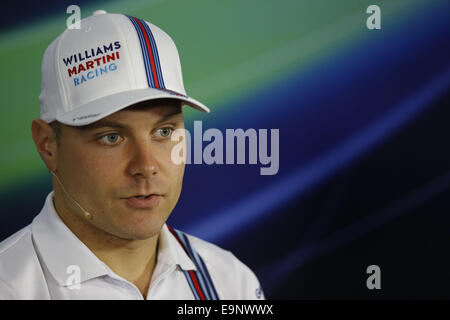 Austin, Texas, USA. 30. Oktober 2014. VALTTERI BOTTAS Finnlands und Williams Martini Racing spricht auf der Pressekonferenz der Formula 1 United States Grand Prix 2014 am Circuit of the Americas in Austin, Texas, Vereinigte Staaten von Amerika. Bildnachweis: James Gasperotti/ZUMA Draht/Alamy Live-Nachrichten Stockfoto