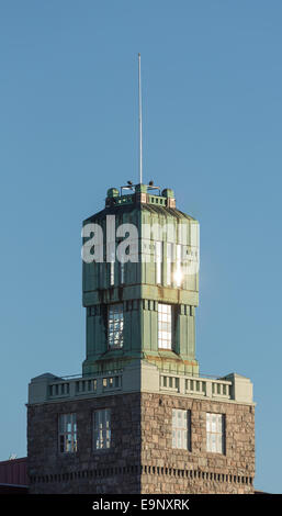 Eine rote Laterne wurde auf diesem Turm von Helsinki Arbeiterhaus, Signalisierung der Revolution im Bürgerkrieg von 1918 gehisst. Stockfoto