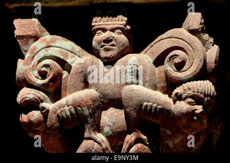 NYC: 12. Jahrhundert Romanesque geschnitzt Capitol im Cuxa Kreuzgang im Kloster Museum Stockfoto