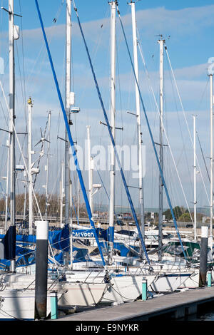 Yachten ankern in Weymouth Marine UK Stockfoto