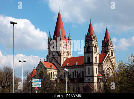 Franziskus von Assisi Kirche von Victor Luntz Mexikoplatz Wien. Stockfoto