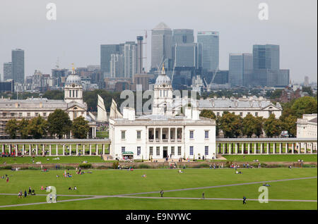 Das National Maritime Museum, Royal Naval College und Canary Wharf, Greenwich, London, England, Vereinigtes Königreich Stockfoto