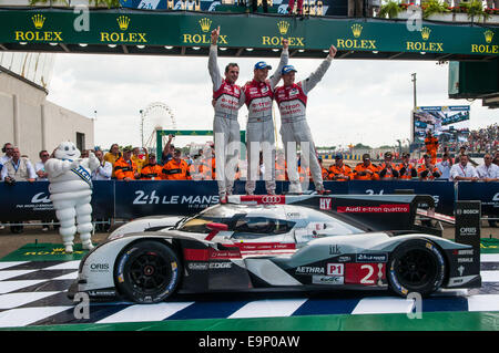 Le Mans, Frankreich. 24. Juni 2014. 24 Stunden Rennen von Le Mans Endurance. Marcel Fässler - Benoit Fässler - Andre Lotterer © Aktion Plus Sport/Alamy Live-Nachrichten Stockfoto