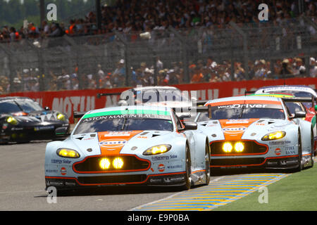 Le Mans, Frankreich. 24. Juni 2014. 24 Stunden Rennen von Le Mans Endurance. #98 ASTON MARTIN RACING (GBR) ASTON MARTIN VANTAGE V8 PAUL DALLA LANA (CAN) CHRISTOFFER NYGAARD (DNK) PEDRO LAMY (PRT) © Aktion Plus Sport/Alamy Live News Stockfoto