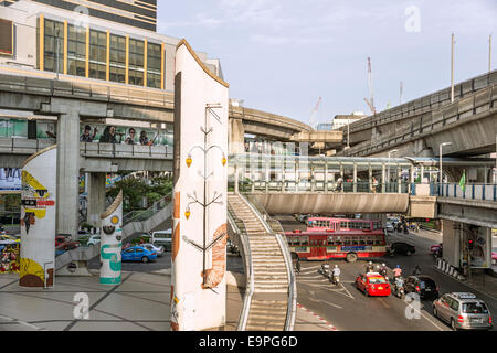 Pathumwan-Kreuzung im Zentrum Stadt, Bangkok, Thailand | Pathumwan-Kreuzung in der Innenstadt, Bangkok, Thailand Stockfoto