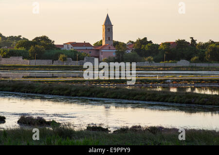 Nin, Stadt der kroatischen Könige, mit reicher Kultur und wunderschönen Sondierungen. Das Hotel liegt in der Nähe von Zadar an der Adriaküste. Stockfoto