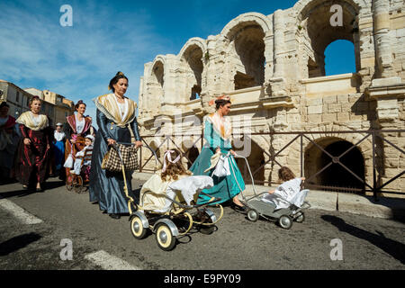 Tracht, die Gardians Feier, Arles, Camargue, Frankreich Stockfoto