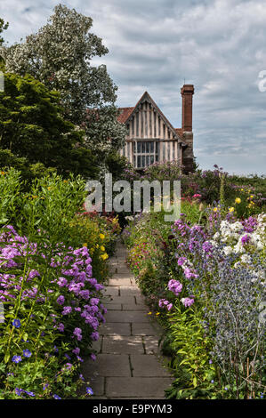 The Barn Garden at Great Dixter, East Sussex, Großbritannien - die Gärten, die von Christopher Lloyd geschaffen und berühmt gemacht wurden Stockfoto