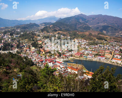 Gesamtansicht der Sapa Stadt, Lao Cai, Nord-Vietnam. Stockfoto