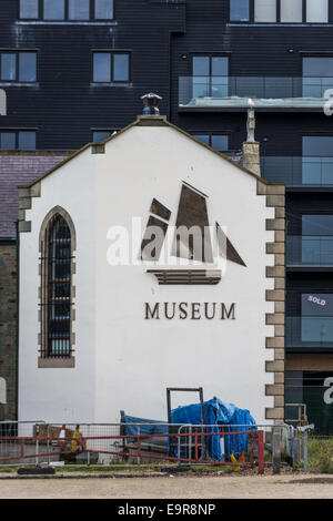 Der Fischers Museum Hastings befindet sich in der ehemaligen Fischers Kirche St. Nicolas Stockfoto