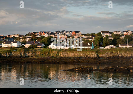 Bull Bay (Port Llechog) gesehen vom Küstenweg, Blick nach Osten in Richtung Amlwch Nordküste Isle of Anglesey, Nordwales Stockfoto