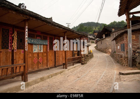 Hauptstraße in Matang Gejia Dorf, Provinz Guizhou, China Stockfoto