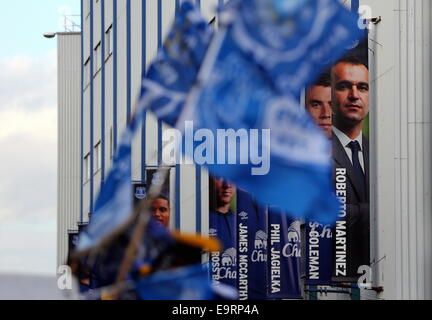 Liverpool, Vereinigtes Königreich. Samstag, 1. November 2014 im Bild: Banner mit Bildern von Everton Manager Roberto Martinez und seine Spieler außerhalb Goodison Park.  Re: Premier League Everton V Swansea City FC im Goodison Park, Liverpool, Merseyside, England. Bildnachweis: D Legakis/Alamy Live-Nachrichten Stockfoto