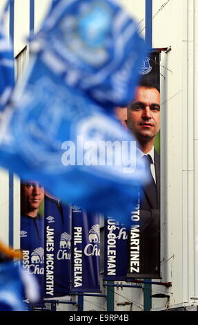 Liverpool, Vereinigtes Königreich. Samstag, 1. November 2014 im Bild: Banner mit Bildern von Everton Manager Roberto Martinez und seine Spieler außerhalb Goodison Park.  Re: Premier League Everton V Swansea City FC im Goodison Park, Liverpool, Merseyside, England. Bildnachweis: D Legakis/Alamy Live-Nachrichten Stockfoto