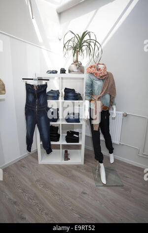 Mirja du Mont feiert die Eröffnung ihrer ersten Fashion-Store zusammen mit dem Start ihrer Mode-Kollektion.  Mitwirkende: Anzeigen wo: Hamburg, Deutschland bei: 29. April 2014 Stockfoto