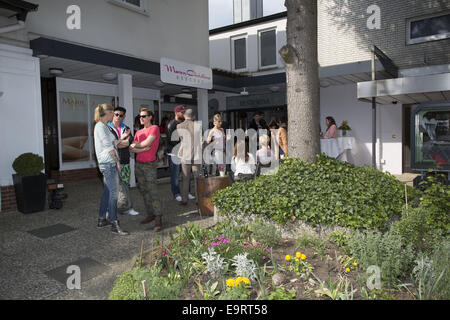 Mirja du Mont feiert die Eröffnung ihrer ersten Fashion-Store zusammen mit dem Start ihrer Mode-Kollektion.  Mitwirkende: Atmosphäre wo: Hamburg, Deutschland bei: 29. April 2014 Stockfoto