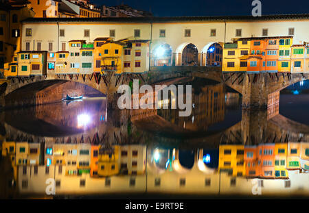 Ponte Vecchio in der Nacht, Florenz. Stockfoto